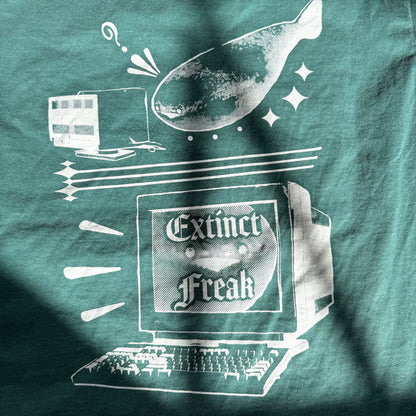 'Extinct Freak' Top