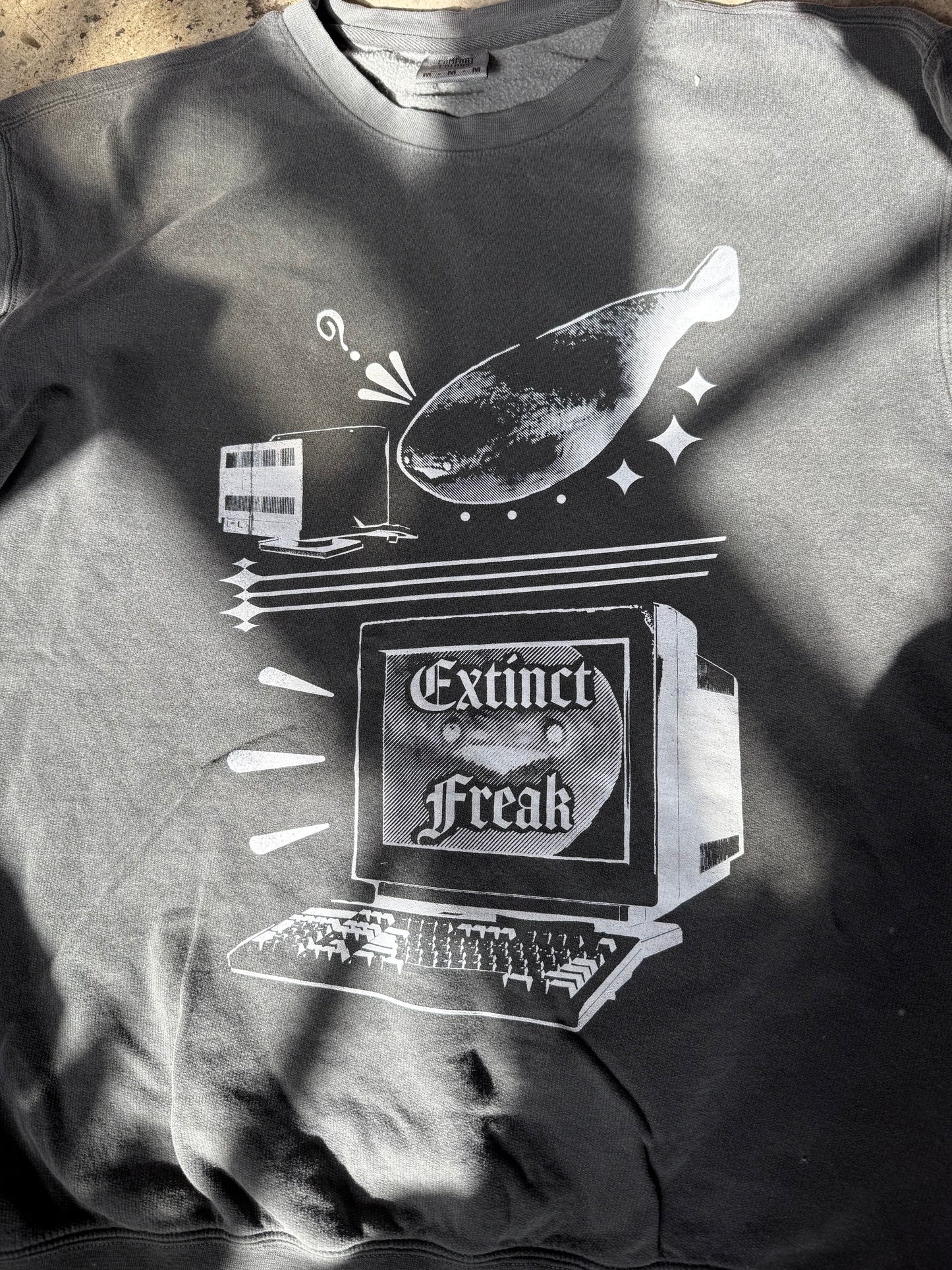'Extinct Freak' Top