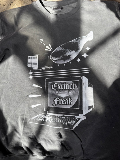 'Extinct Freak' Top