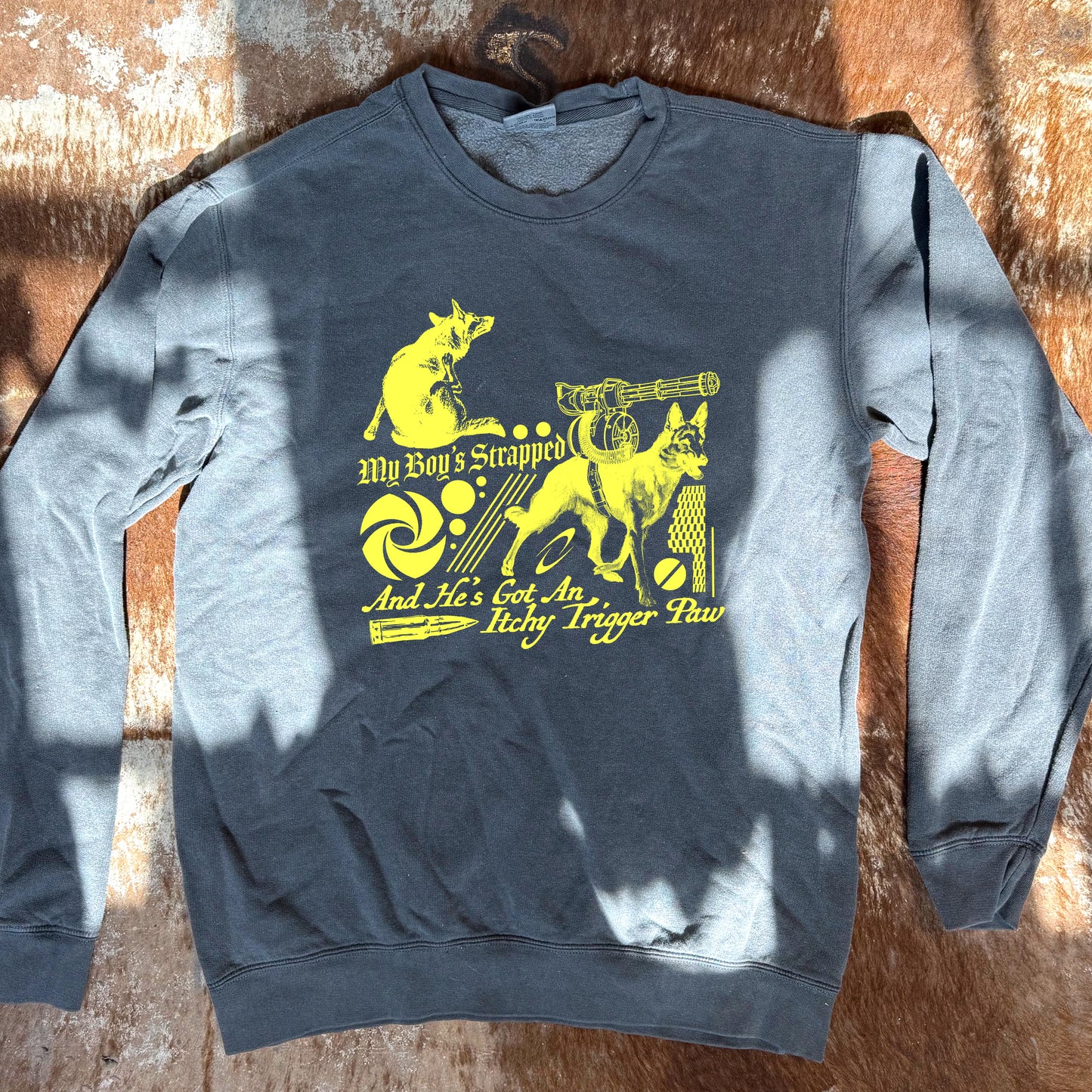 'Itchy Trigger Paw’ Top